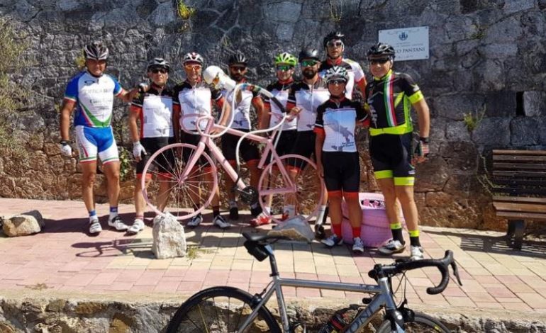 Pedalando da San Mariano a Catanzaro in sei giorni: ecco la sfida dei ‘ciclopeperoncini’