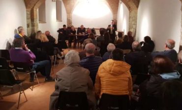 I corcianesi incontrano gli amministratori e snocciolano problemi: "Serve una maggiore cura del borgo capoluogo"