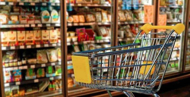 Niente panico: alimenti sempre in vendita, negozi aperti