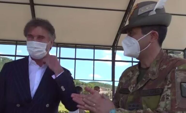 Parte la vaccinazione dei dipendenti di Cucinelli, l’imprenditore: “Aspettativa per chi non lo fa”