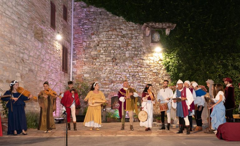 “Racconti in Piazza” e “Musica e Teatro nel Medioevo”, venerdì al Corciano Festival tra letteratura e rievocazioni storiche