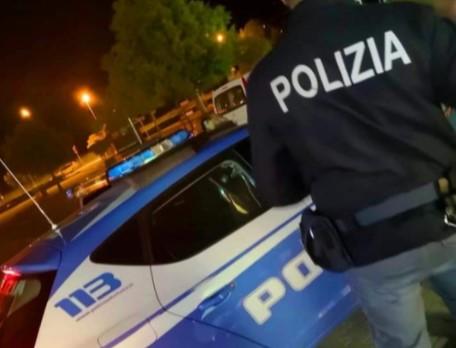 Ruba prodotti per l’igiene intima e della casa: denunciata