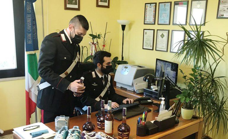 Furto di scarpe al centro commerciale: scattano i domiciliari per un 34enne