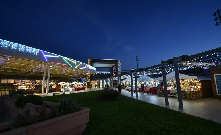Natale al Quasar Village tra nuove aperture, mercatini e pista di ghiaccio