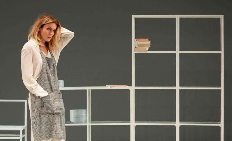 “Smarrimento”, al Teatro della Filarmonica lo spettacolo scritto e diretto da Lucia Calamaro