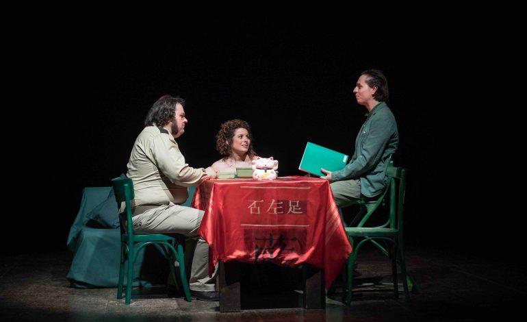 Questa splendida non belligeranza, la surreale commedia al Teatro della Filarmonica di Corciano