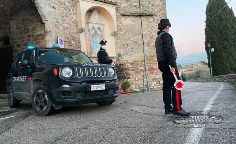 Taccheggia abbigliamento sportivo: trentenne arrestato dai Carabinieri di Corciano