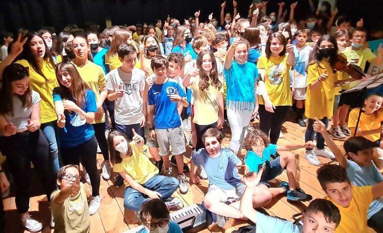 Gli studenti dell’Istituto Bonfigli cantano l’inno ucraino a tre mesi dall’inizio del conflitto