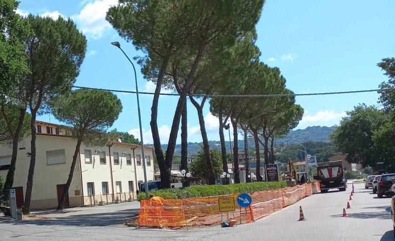 Lavori pubblici: a Mantignana asfalto, marciapiede e campo sportivo