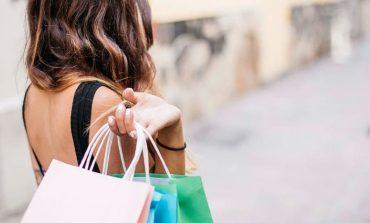 Partono i saldi estivi, occhio agli sconti: bene fino al 50%, meglio evitare ribassi più marcati