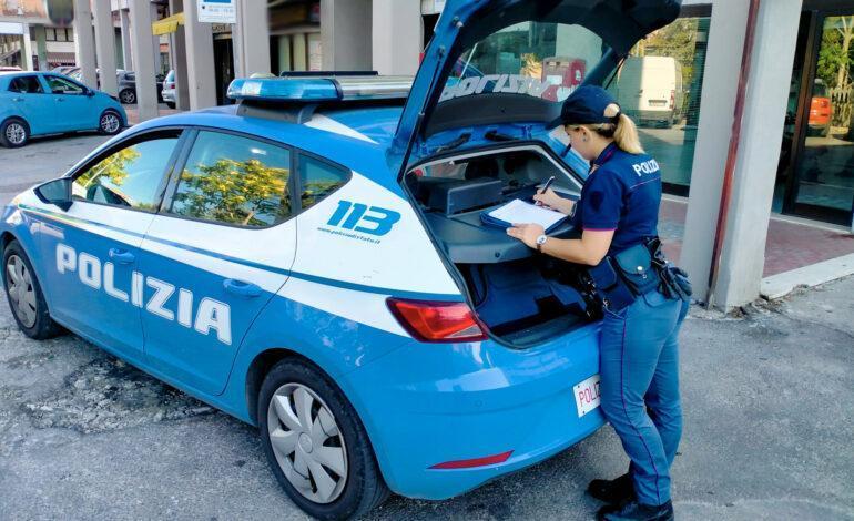 Aggressione per motivi di gelosia: la polizia denuncia una ragazza di 19 anni