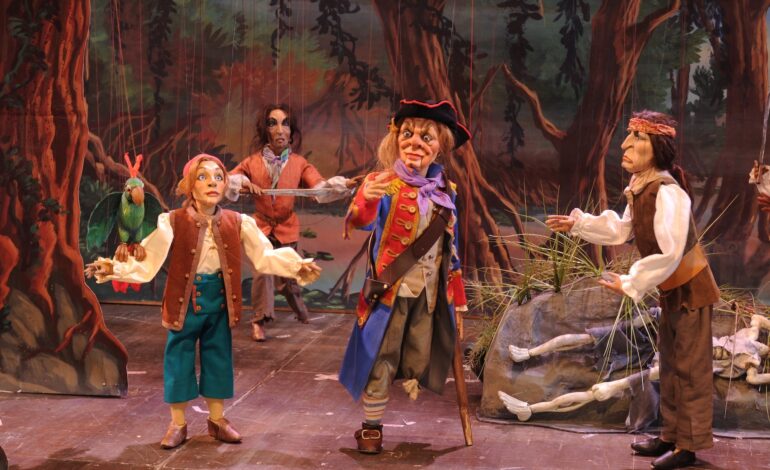 Marionette, al Teatro Cucinelli arriva “L’isola del tesoro” dal romanzo di Stevenson