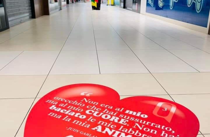 San Valentino: cuori, cioccolatini e regali, anche il Quasar Village diventa romantico