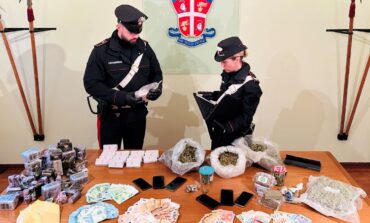 Droga per 20 chili, arrestati cinque ragazzi fra Perugia e Corciano